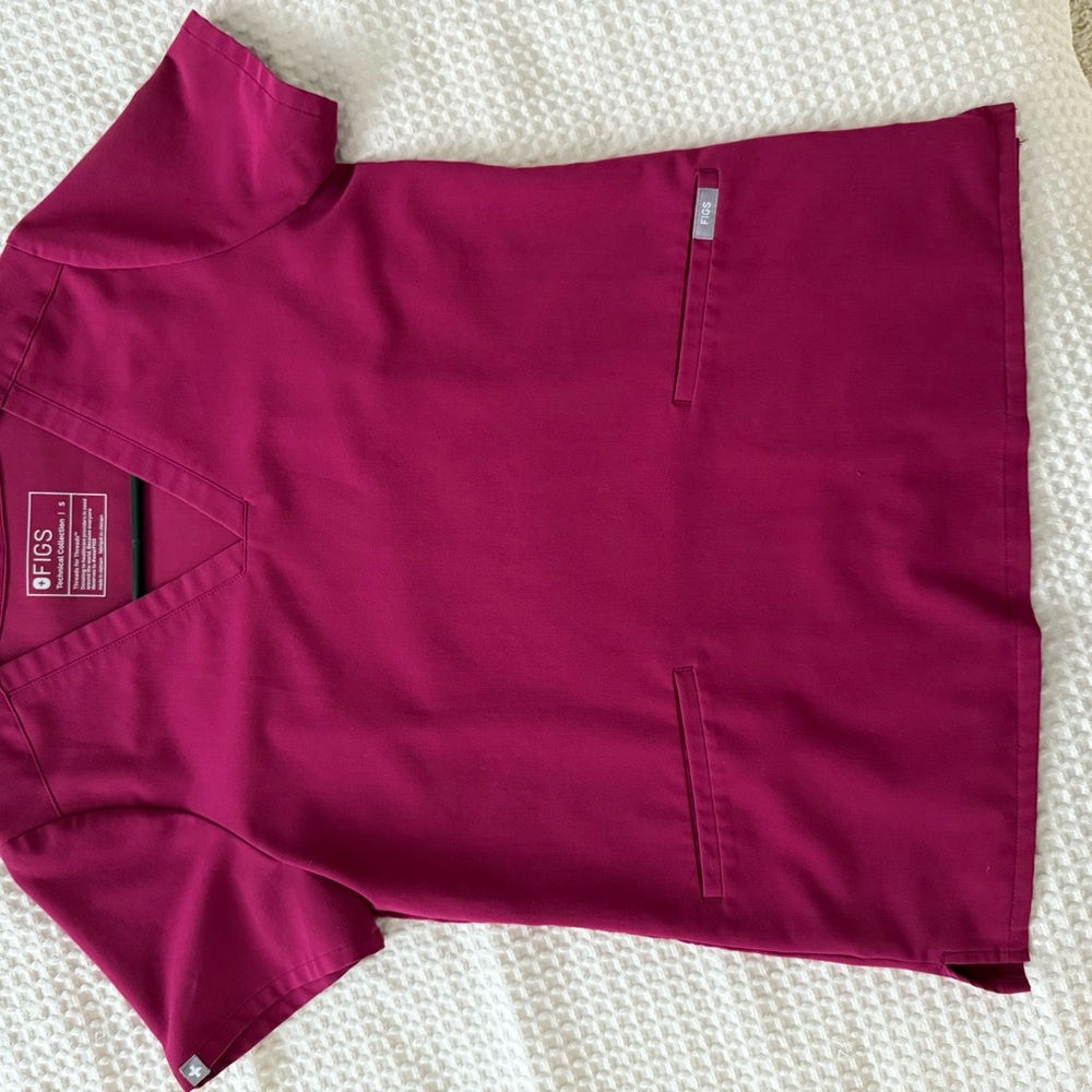 Figs Magenta Scrub Top